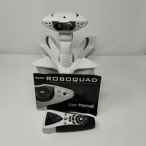 WowWee Roboquad Robot Full Size White WITH Remote 2007 - Power Tested/Working